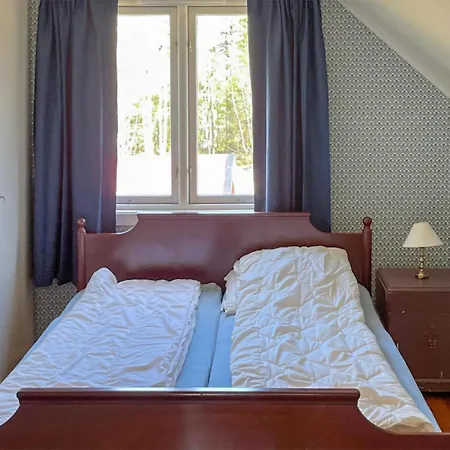4 Bedroom Awesome In Engesland *
